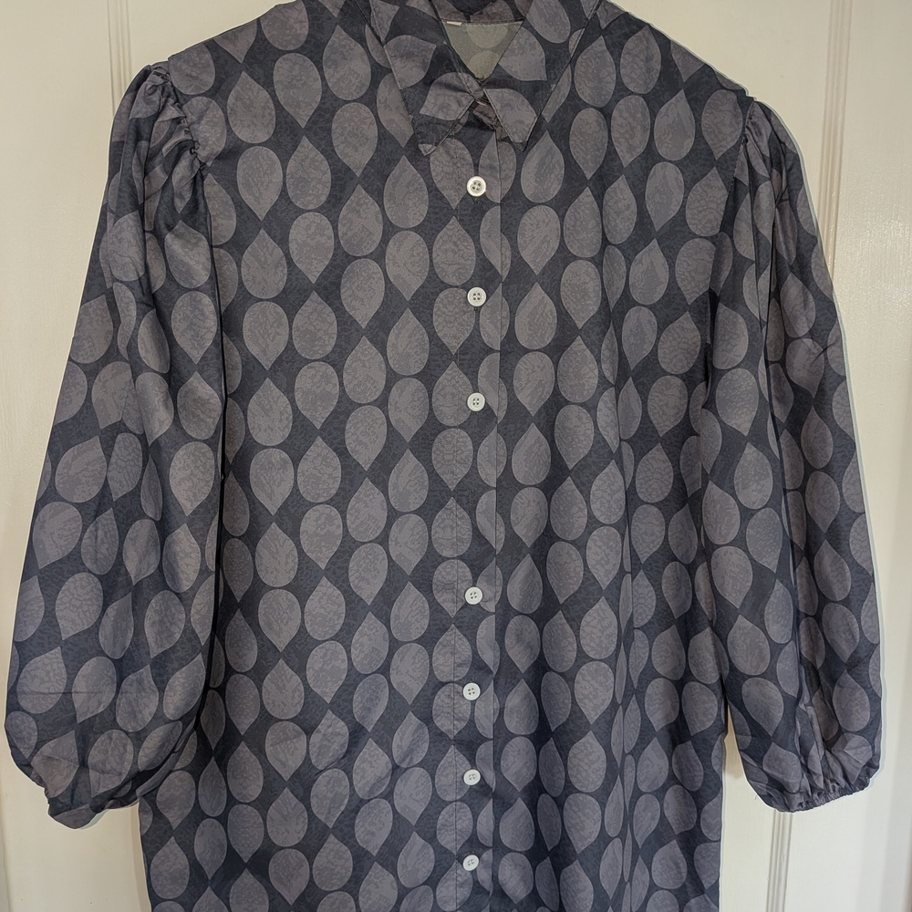 Gray Patterned Button-Up Blouse - image 1